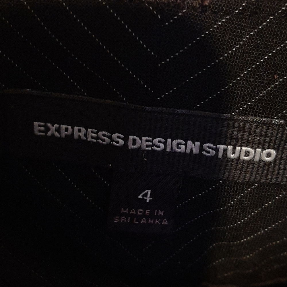 Express Skirt - Picture 2 of 3